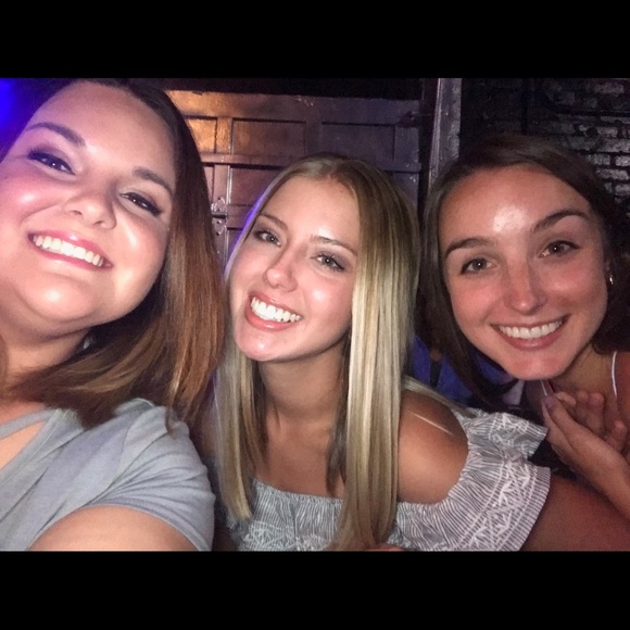 Meet your Posher, Vanessa - Picture 1 of 1